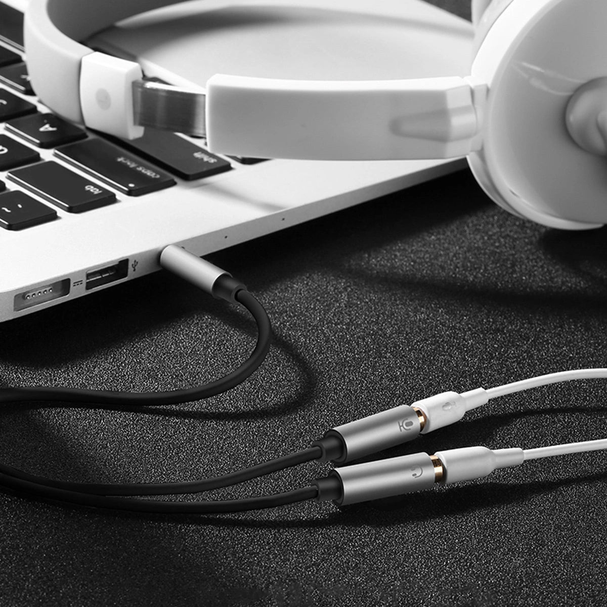 Adaptador de Audio 3.5mm - 2 x 3.5mm UGREEN AV141, 0.2m, Negro