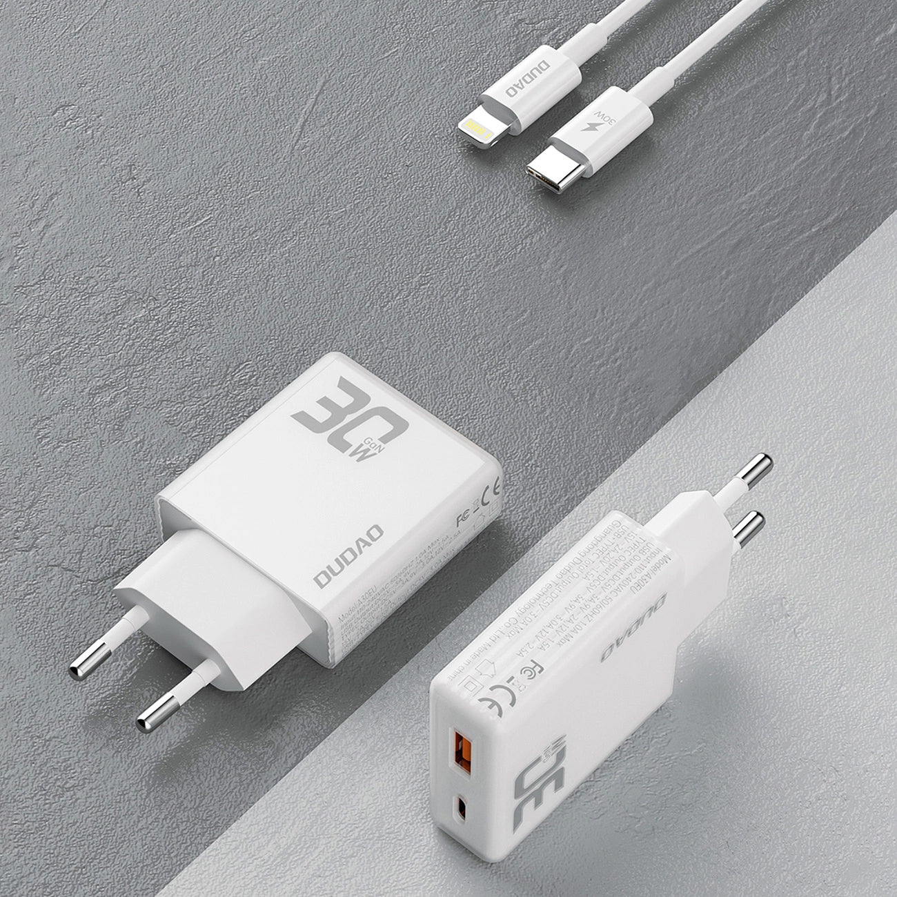 Dudao A30EUL Cargador de red con cable Lightning, 30W, 3A, 1 x USB-A - 1 x USB-C, Blanco