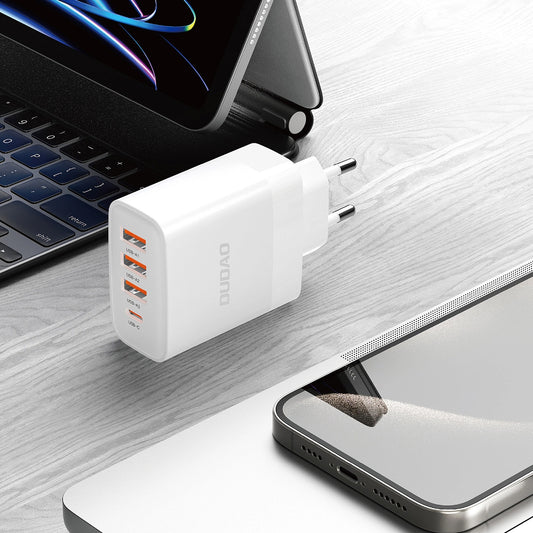 Cargador de red Dudao A5HEU, 20W, 3A, 1 x USB-C - 3 x USB-A, Blanco