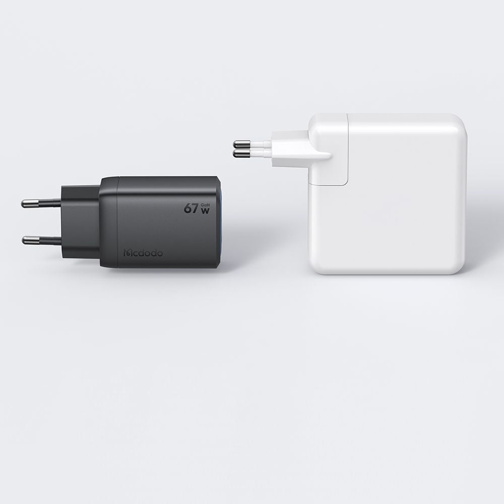 Cargador de Red McDodo CH-0970 Gana Mini, 67W, 3A, 1 x USB-A - 2 x USB-C, Negro