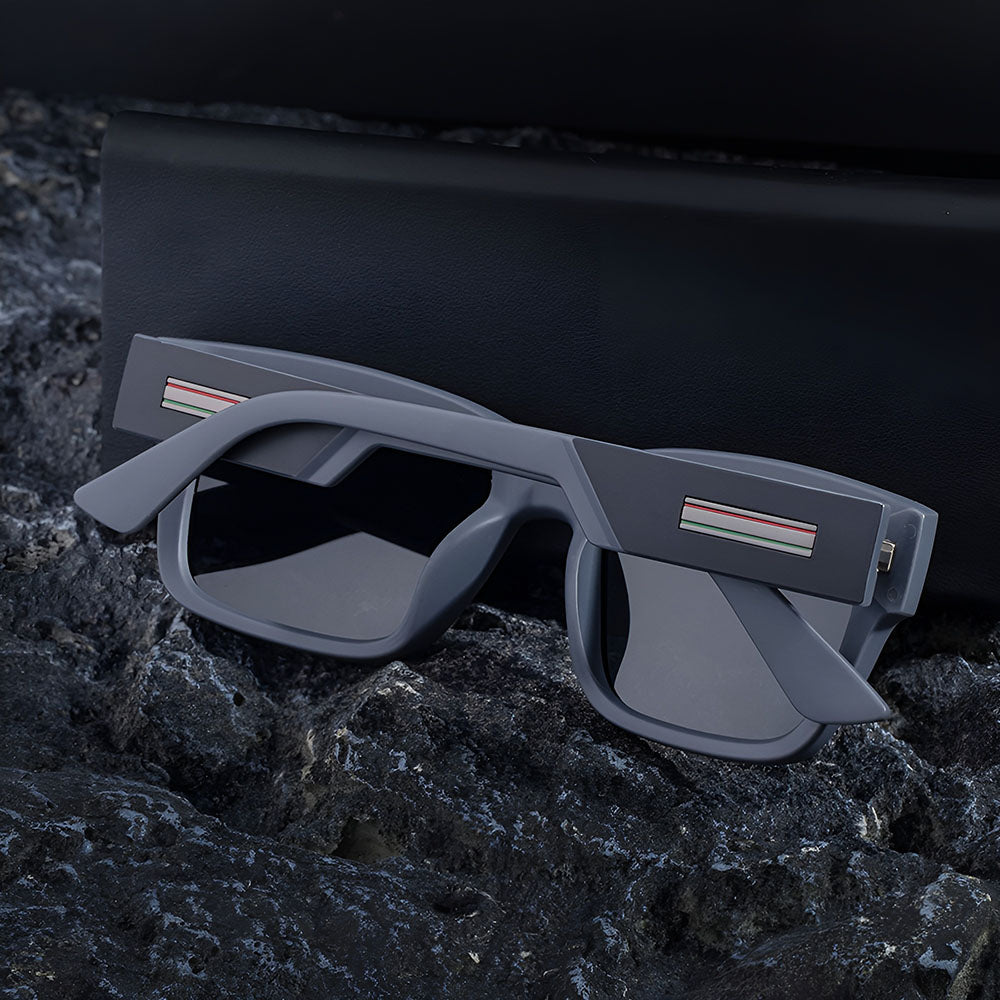 Gafas de Sol para Hombre Techsuit 8491, Polarizadas, Protección UV, Negro Mate Rojo