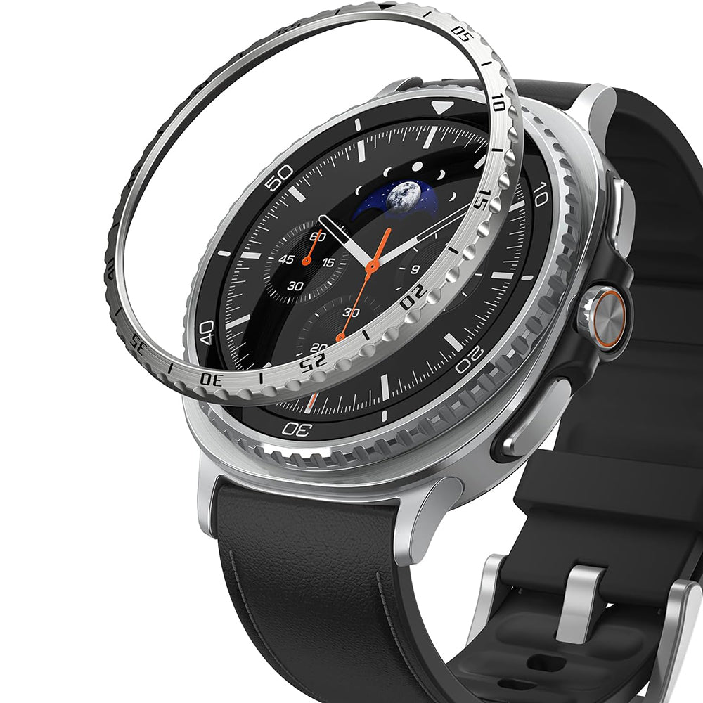 Marco de Protección Ringke Inner Styling para Samsung Galaxy Watch8 Classic, Plateado
