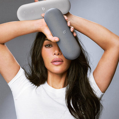 Altavoz Portátil Bluetooth Beats Pill Kim Kardashian Edition, Gris MAX24ZM/A
