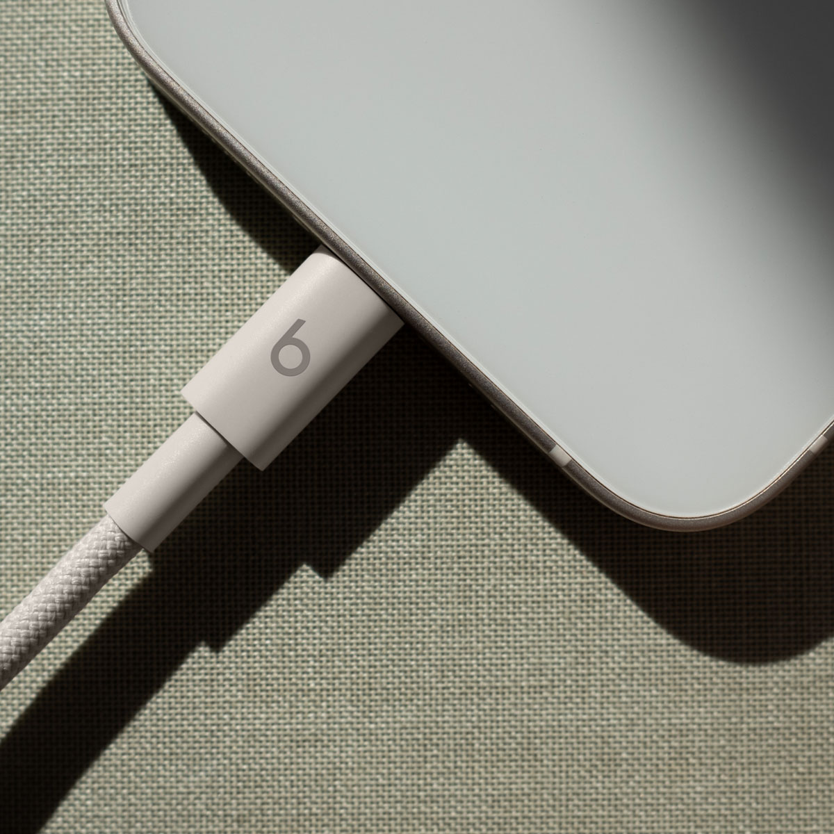Cable de Datos y Carga USB-C - Lightning Beats, 1.5m, Beige MDGL4ZM/A