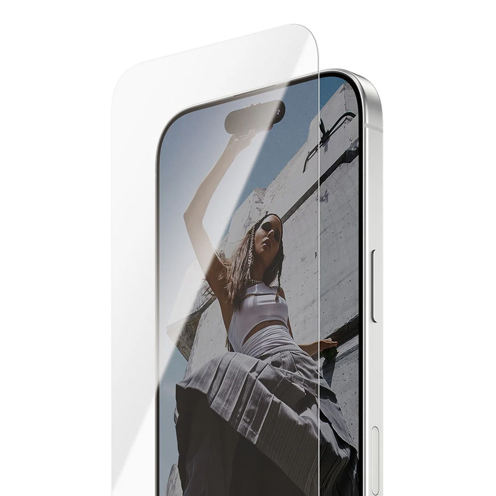 Protector de pantalla PanzerGlass Safe. Ultra-Wide Fit EasyAligner para Apple iPhone 17 / 16 Pro, Cristal Templado, Full Glue.