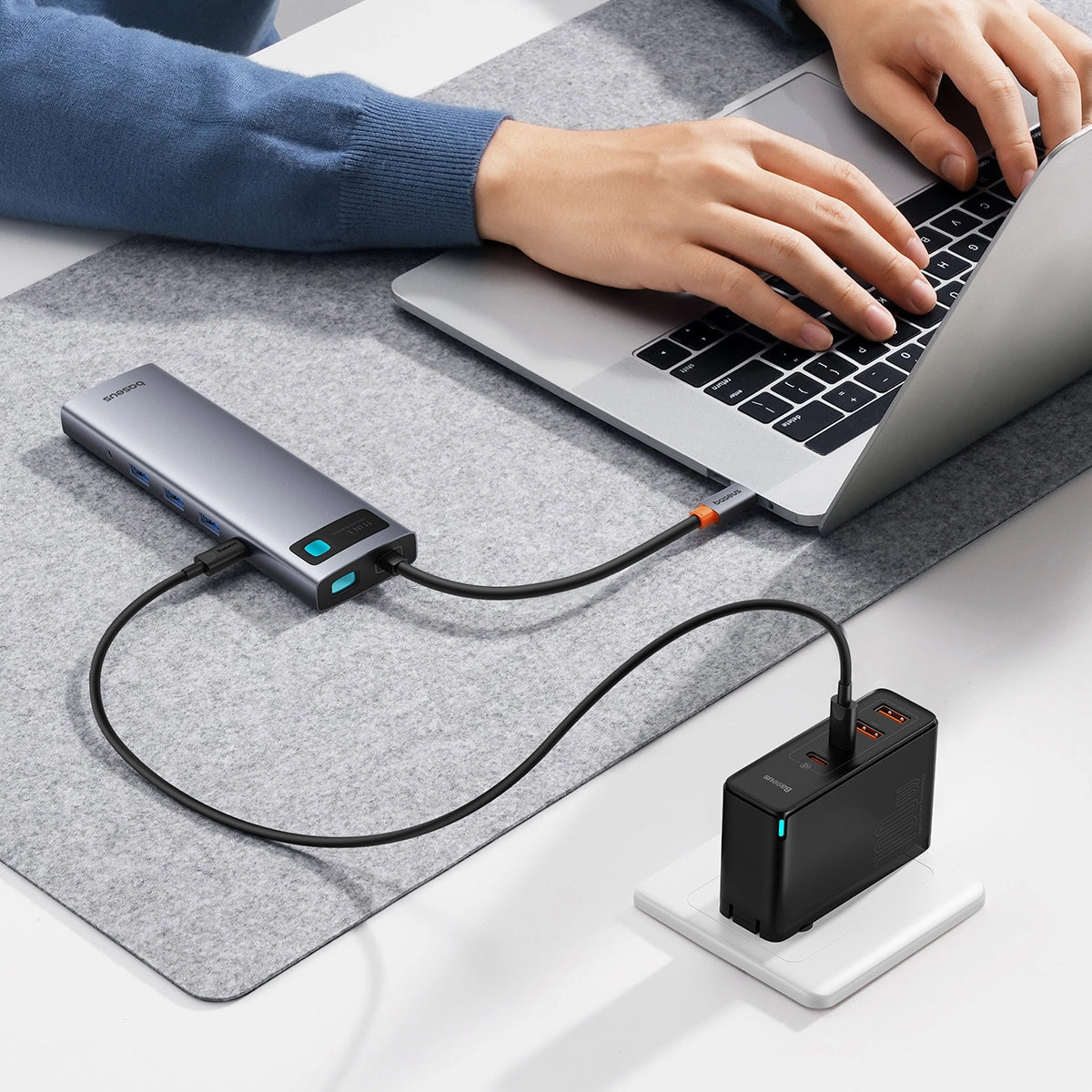 USB-C Hub Baseus Metal Gleam, 1 x USB-C - 3 x USB-A 3.0 - 1 x USB-A 3.0 - 1 x USB-A - 1 x HDMI - 1 x VGA - 1 x conector de 3,5 mm - 1 x RJ45 - 1 x SD - 1 x microSD, Gris