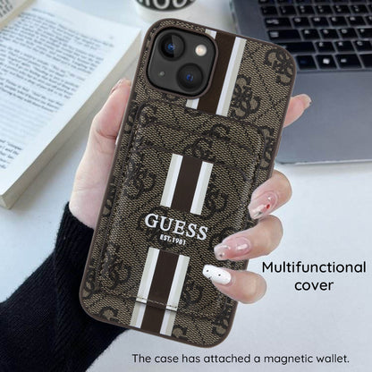 Funda MagSafe para Apple iPhone 16 Pro Max, Guess, Cardslot 4G Stripes, Marrón.