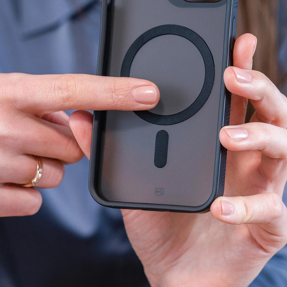 Funda MagSafe para Apple iPhone 17 Pro, 3MK, Smoke MagCase, Negra