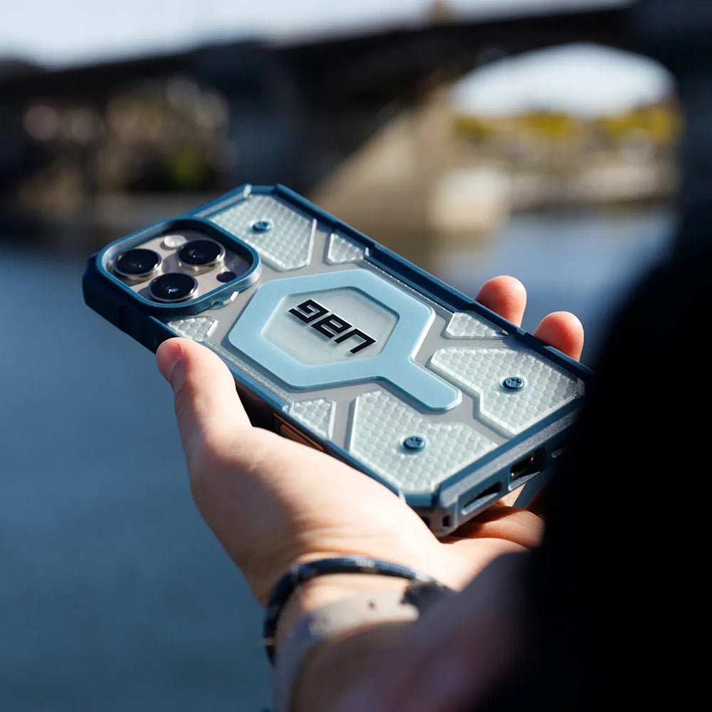 Funda MagSafe para Apple iPhone 17 Pro, Urban Armor Gear, Pathfinder Clear con Cordón, Azul
