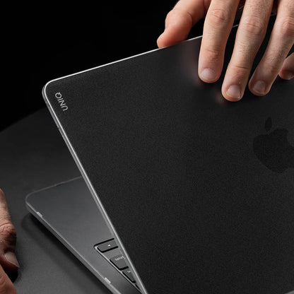 Funda UNIQ Claro para Apple MacBook Pro 16 pulgadas (2026) / (2024) / (2023) / (2021), Gris Mate