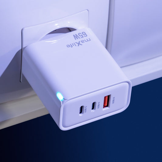 Cargador de Red MaXlife MXTC-09-65ACC, 65W, 3.25A, 1 x USB-A - 2 x USB-C, Blanco