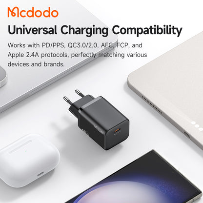 Cargador de red McDodo CH-0850 Ultimate Mini, 65W, 3.25A, 1 x USB-C, Negro
