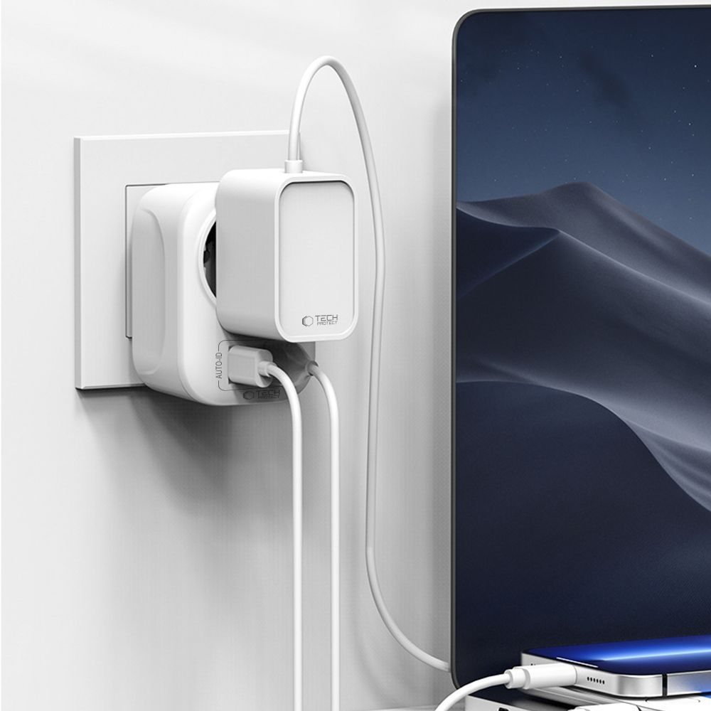Cargador de Red Tech-Protect TA100 Travel UK, 20W, 3A, 1 x Schuko - 1 x USB-A - 1 x USB-C, Blanco