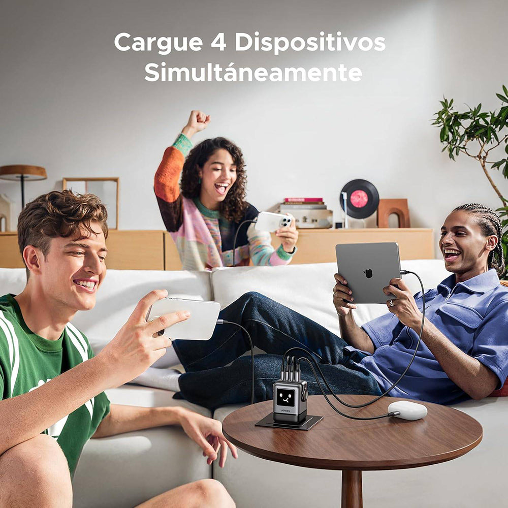 Cargador de Red UGREEN X688 Uno, 100W, 5A, 1 x USB-A - 3 x USB-C, Negro